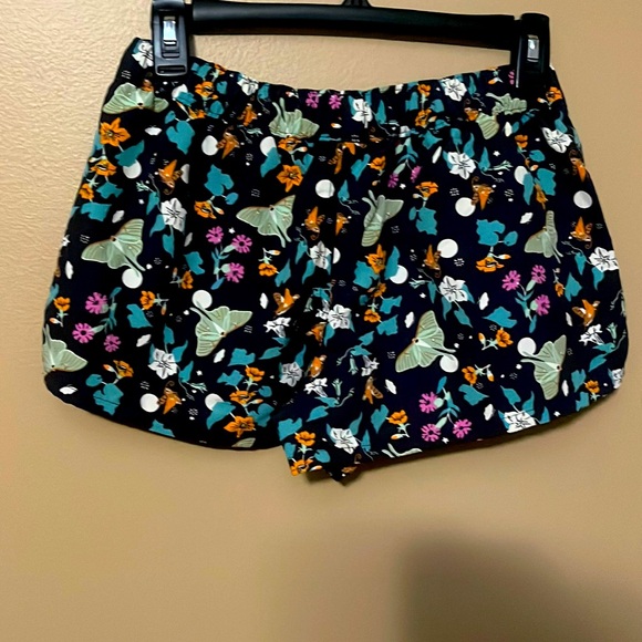 Patagonia Shorts Womens Small Barely Baggies Moth Floral Black Night Pollinator - Picture 3 of 5